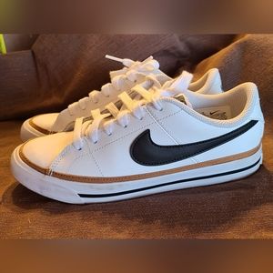 Boys Nike Big Kid Court Legacy Size 3.5